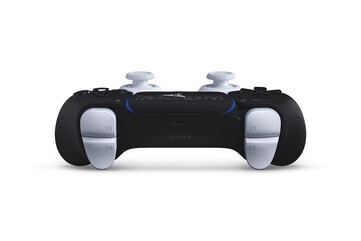A DualSense Wireless Controller The Last of Us Limited Edition fehér ravasz- és vállgombokkal rendelkezik. (Kép forrása: Sony)