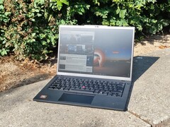 Lenovo ThinkPad P14s Gen 6 AMD a napfényben (kép forrása: Benjamin Herzig)