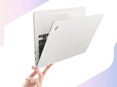 Az AMD processzorral felszerelt Unbounded 14S 2026 ára Kínában körülbelül 700 dollár. A képen: egy promóciós fotó, amely a laptop könnyű kialakítását emeli ki.