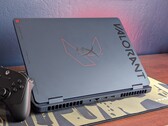 A HyperX Omen 16 Valorant Edition remekül néz ki, de a sötét felületek hihetetlenül vonzzák az ujjlenyomatokat.