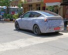 Egy álcázott Tesla Model Y-t láttak Indiában a bevezetés előtt (Kép forrása: shameelck on Reddit)
