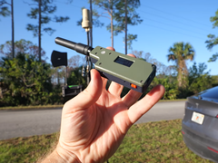 A YouTuber LoRa csomópontokat (a képen) használt a különböző városok közötti kapcsolatok létrehozásához.