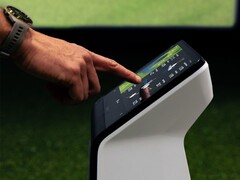 A Garmin Approach R50 (a képen) a 4.80-as szoftververziót kapja. (Kép forrása: Garmin)