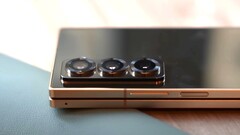 Egy kiszivárogtató új nyomokat szolgáltat a Galaxy Z Fold7 és a Galaxy Z Flip7 tulajdonságairól. Ez a fotó a Samsung jelenlegi különleges kiadását mutatja. (Kép forrása: Ben's Gadget Reviews)