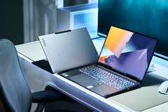 Kiszivárgott az általunk nemrég tesztelt Lenovo Yoga Pro 9i utódja, amely akár egy RTX 5070 laptop GPU-t is tartalmazhat. (Kép forrása: Notebookcheck)
