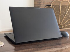 A Lenovo ThinkPad P1 16 G8 a teljesítmény feláldozása nélkül vált USB-C-re és alacsonyabb fogyasztásra (Kép forrása: Notebookcheck)