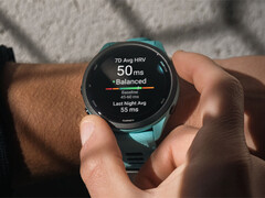 A Forerunner 265 egyike annak az öt Forerunner okosórának, amely alkalmas a 25.06-os szoftververzió letöltésére. (Kép forrása: Garmin)