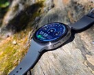 A Garmin és a Samsung okosórák (Galaxy Watch 8 a képen) érintettek a vizsgálatban (Kép forrása: Benedikt Winkel, Notebookcheck)