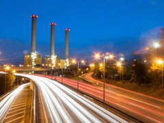 A franciaországi A10-es autópálya a világ első olyan autópályája, ahol az elektromos autók menet közben is tölthetnek. (A kép forrása: cozmicphotos/Pixabay)