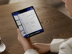 A Vivo X Fold5 a riasztási csúszka helyett konfigurálható oldalsó gombbal is rendelkezik. (Kép forrása: Vivo)