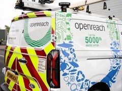 Egy speciálisan tervezett Openreach EV, amely a vállalat 5000. elektromos furgonját jelzi az Egyesült Királyságban (Kép forrása: Openreach)