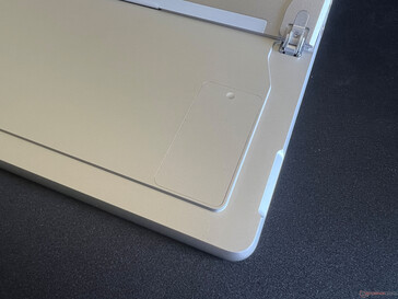 SSD fedél mágneses rögzítéssel