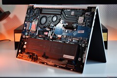 A HP EliteBook 8 G2a 16 belseje