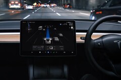 A Tesla teljes önvezető (felügyelt) járműve akcióban (Kép forrása: Tesla)
