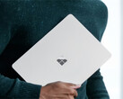 A Surface Laptop 13-inch a Microsoft által jelenleg forgalmazott legkisebb laptop.