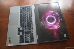 Az LOQ 15 és a Legion 5 15 közötti választás a költségvetéstől és az igényektől függ (Kép forrása: Notebookcheck)