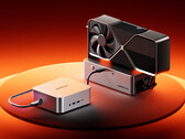 A Maco-L 7735U OCuLink és USB4 portokkal rendelkezik. A képen: egy eGPU-konfiguráció a mini PC-vel.