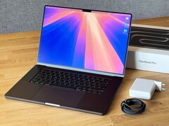 Az OLED kijelzővel ellátott MacBook Pro már a jövő év végén piacra kerülhet. (Kép forrása: Notebookcheck)