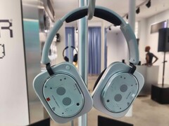 A Nothing Headphones (1) világoskék színben lesz kapható. (Kép forrása: nothing_fan_blog via Instagram)