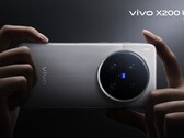 Íme az első hivatalos sajtókép a Vivo X200 Ultra Zeiss kamerás zászlóshajóról. A megjelenési dátumot már megerősítették. (Kép forrása: Vivo Han Bo Xiao)