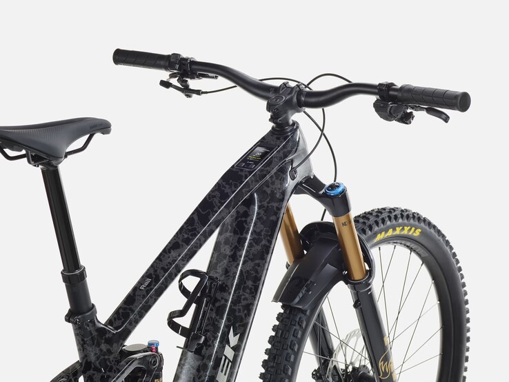 A Trek Rail+ 9.8 Gen 5 eMTB Bosch Kiox 400C kijelzővel rendelkezik