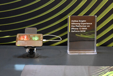 Hollow Knight: Silksong a GFN-en keresztül egy Apple iPhone 13-on futtatva