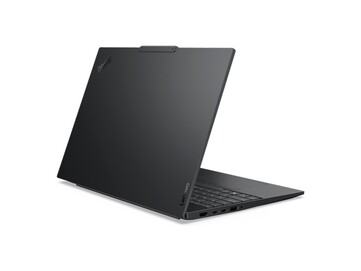 A ThinkPad E16 Gen 4 USB-C, USB-A és HDMI csatlakozókkal rendelkezik