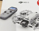 A Neo 3 és az új RC Mini távirányítója.
