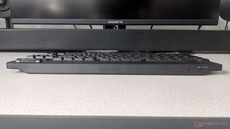 A BlackWidow V4 HyperSpeed TKL csatlakozási lehetőségek