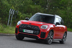 A teljesen elektromos Mini Countryman. Az új adatok szerint a brit EV-tulajdonosok akár 30 százalékot is megtakaríthatnak a karbantartási költségeken (Kép forrása: Autocar)