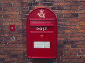 A digitális változás ára: A PostNord alkalmazottai elveszítik állásukat. Képeken: Piros postaláda Dániában (Kép forrása: Wikimedia Commons)