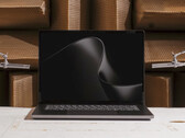 A Surface Laptop Ultra 15 hüvelykes Mini LED-kijelzővel rendelkezik.