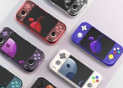 A Retroid Pocket Nova áttetsző és egyszínű változatokban lesz kapható.