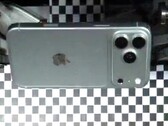 Egy jelentős, az „ Apple ” nevet viselő szivárogtatás állítólag első pillantást enged az iPhone 18 Pro-ra. A készülék belső részéről is kiszivárogtak képek.