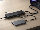 A Satechi 13-in-1 USB-C Triple Display Multiport Adapter nemrég került a boltokba. (Kép forrása: Satechi)