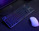 Turtle Beach Vulcan II TKL játékbillentyűzet az egér mellett egy asztali számítógépen