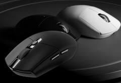 Úgy tűnik, hogy a Logitech a következő hónapokban könnyíti a G305-öt és zsugorítja a G Pro X Superlight 2-t. (Kép forrása: u/xDomni a Reddit-en)