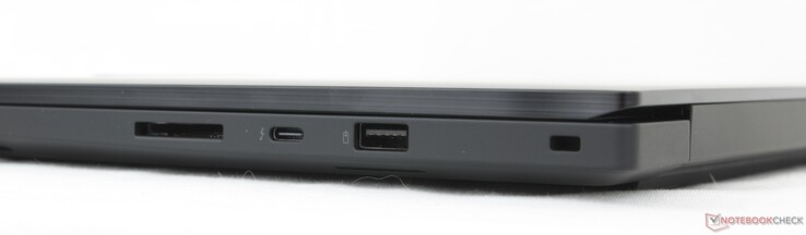Rendben: SD 7.0 kártyaolvasó, USB-C Thunderbolt 4 w/ DisplayPort 2.1 + Power Delivery 3.1, USB-A (10 Gbps), Biztonsági zár