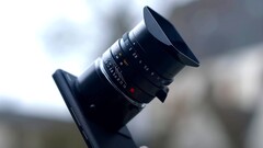 A 2022-es Xiaomi 12S Ultra koncepciótelefonhoz hasonlóan a 