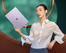 Az A14 Air 2026 ára Kínában körülbelül 1 003 dollárnál kezdődik. A képen: egy promóciós fotó, amely a laptop karcsú kialakítását mutatja be.