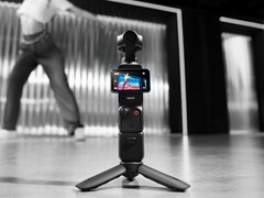 A DJI Osmo Pocket 4 4K 240fps lassított felvételeket tudott készíteni, szemben a Pocket 3 (képen) 4K 120fps-ével.