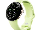 A Google Pixel Watch 4 (a képen Champagne Gold színben) minden idők legkedvezőbb áron kapható.
