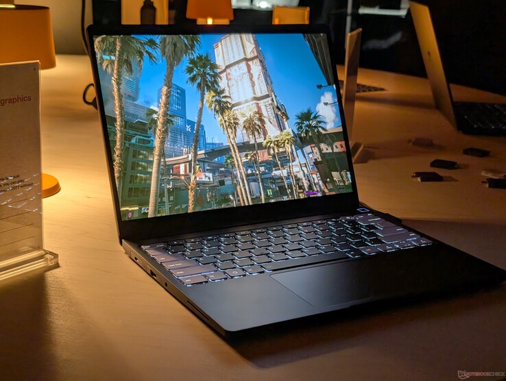 A Panther Lake X7 egy nagyon erős iGPU-val rendelkezik, amely képes olyan modern játékok futtatására, mint a Cyberpunk 2077 1080p és 60 FPS mellett