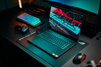 Razer Blade 16 Thunderbolt 4-gyel