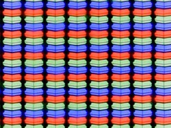Az LC-kijelző klasszikus RGB szubpixelrácsot használ, amely egy piros, egy kék és egy zöld fénydiódából áll.