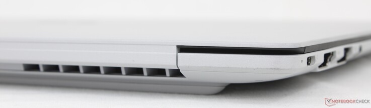 Hátul: Portok: Nincsenek