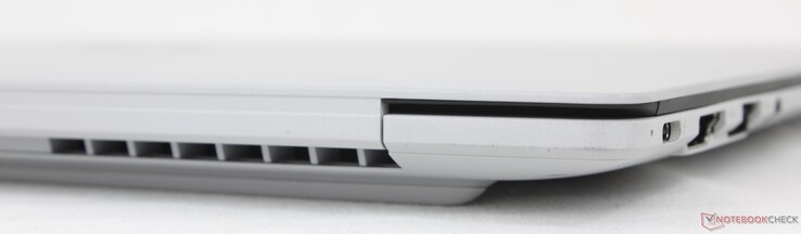 Hátul: Portok: Nincsenek