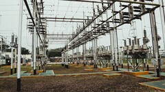 A mesterséges intelligencia növekedésének valódi szűk keresztmetszete: Egy tipikus elektromos alállomás, amely a Microsoft vezérigazgatója, Satya Nadella által említett helyi hálózati kapacitási kihívásokat reprezentálja. (Kép forrása: Freepik.com) 