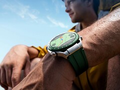 A Huawei Watch Ultimate (a képen) globális frissítést kap. (Kép forrása: Huawei)