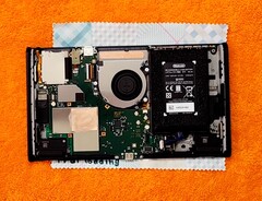 A Nintendo Switch 2 hűtőrendszere egy kis ventilátort és egy réz hőcsövet tartalmaz (Kép forrása: ProModding, YouTube)